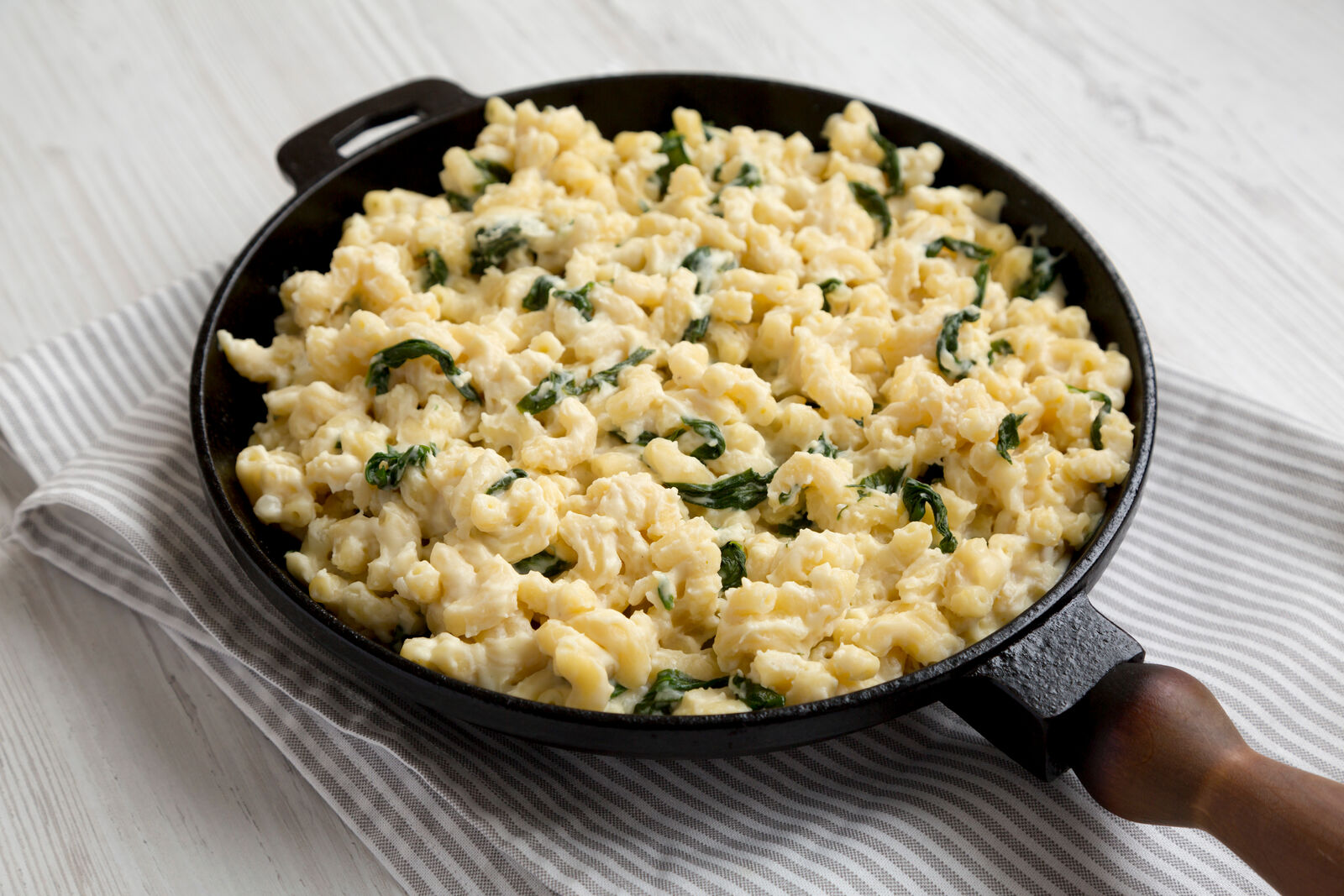 Baked broccoli mac and cheese