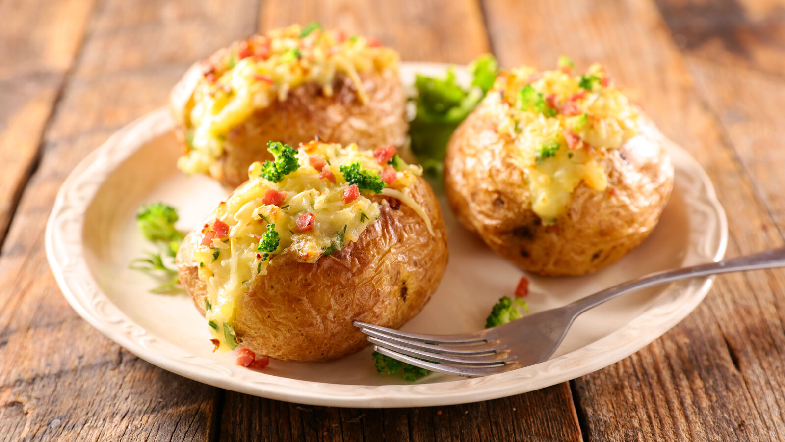 Spinach and cheddar stuffed baked potatoes